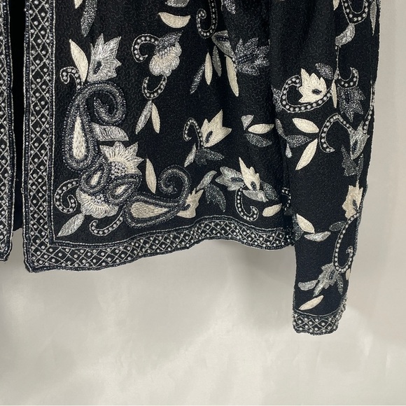 Laurence Kazar Black and White Floral Blazer - Picture 4 of 16